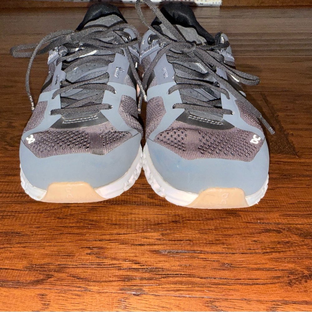 ON Cloudflow Running Shoe - Picture 5 of 14